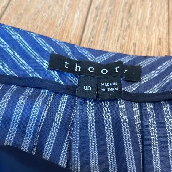 Theory dress shorts